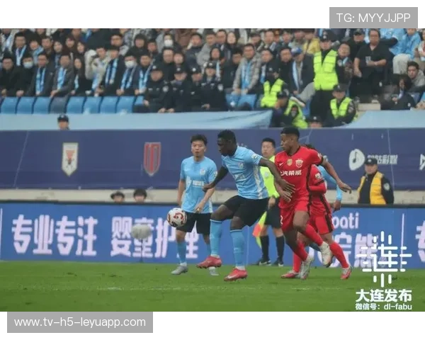 大连青年军表现抢眼，联赛中崭露锋芒
