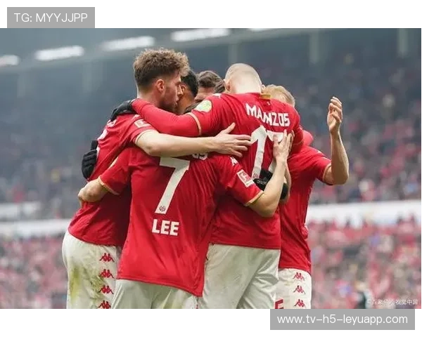 曼联将商业收益更多分配到竞技恢复体系,打造更强战斗力 曼联将商业收益更多分配到竞技恢复体系,打造更强战斗力