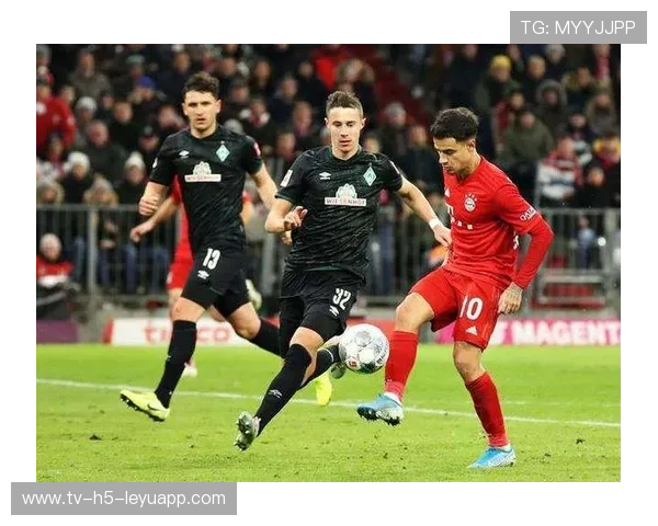 标王亮相利物浦训练场！颜值+实力都拉满！