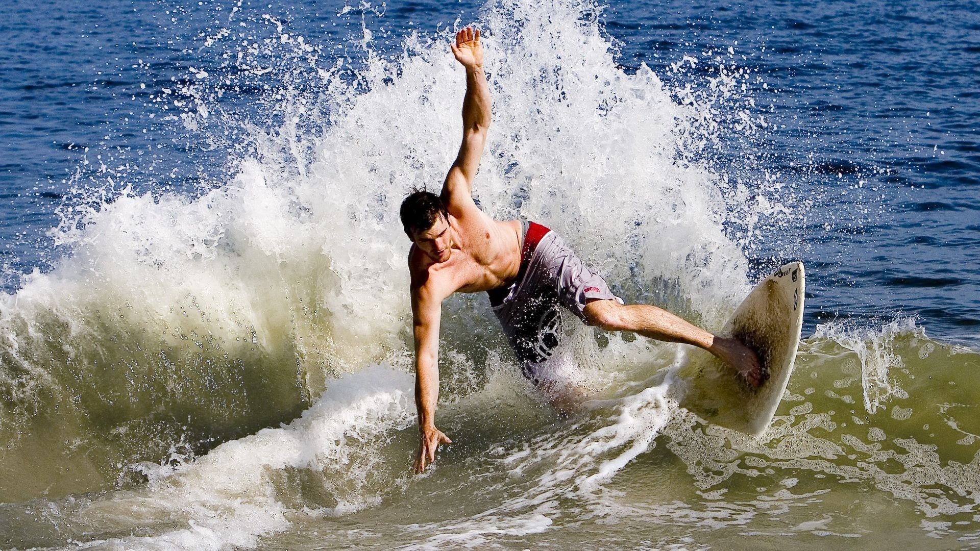 乐鱼（LEYU）体育-“金牛区城北体育馆：运动舞蹈赛场上的舞者们挑战极限，谁能舞出最强节奏？”